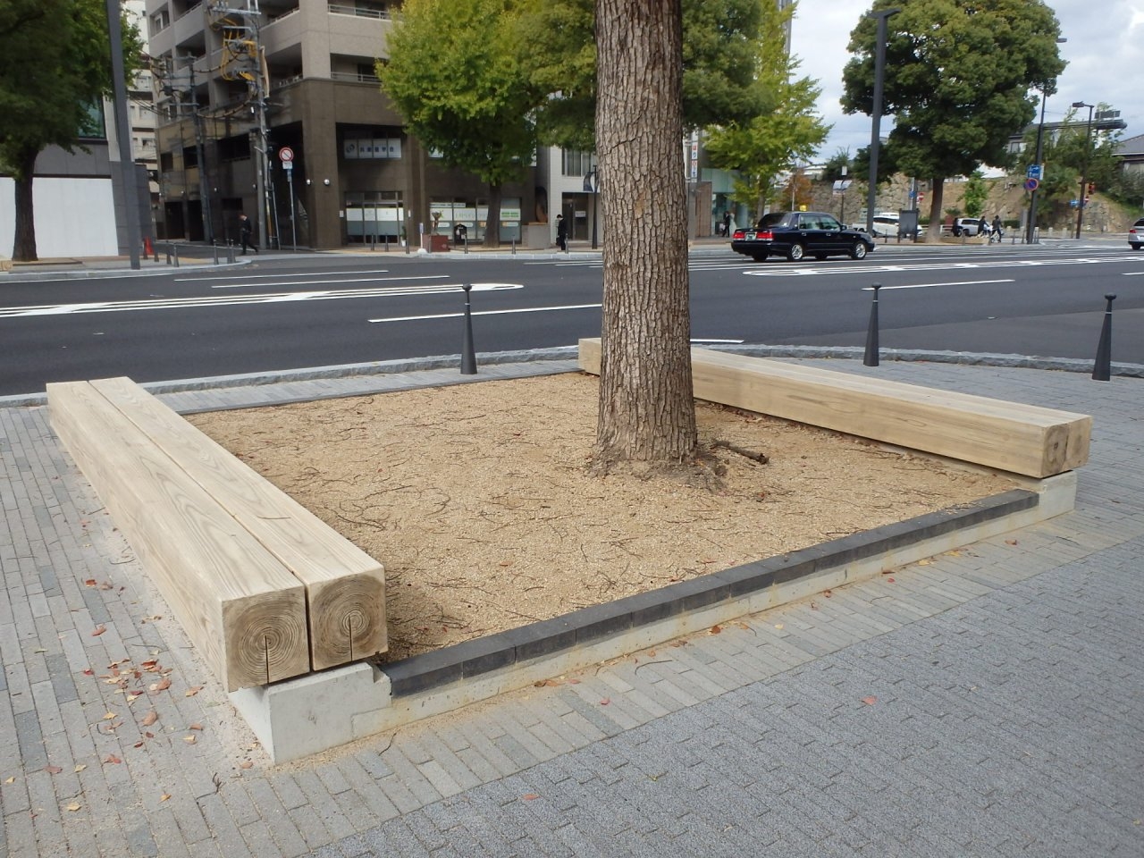 植栽桝付帯木製ベンチ